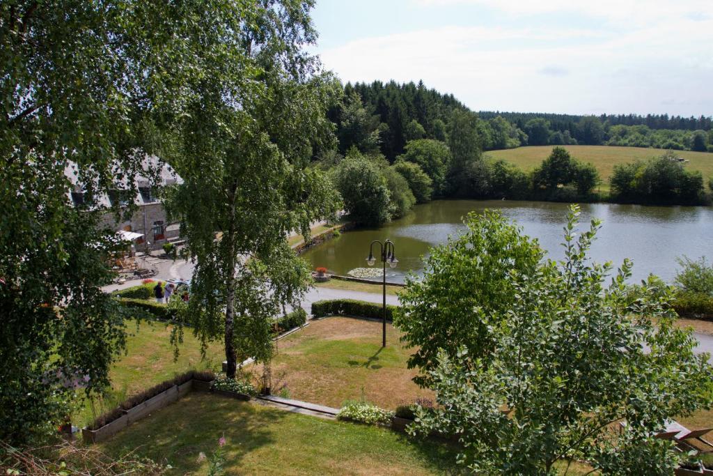 Hotel Moulin De Boiron Sart-Custinne Exterior photo