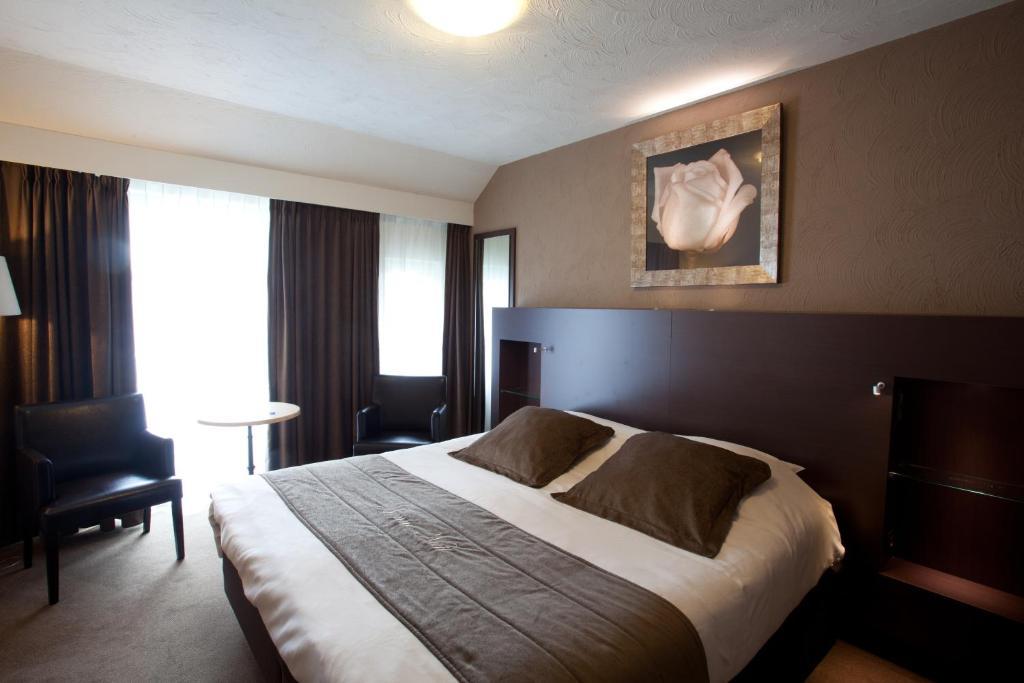 Hotel Moulin De Boiron Sart-Custinne Room photo
